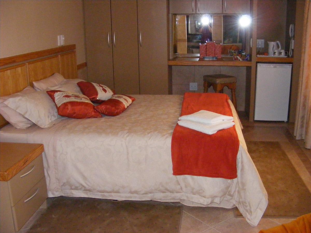 Bubez Guesthouse バーバートン エクステリア 写真