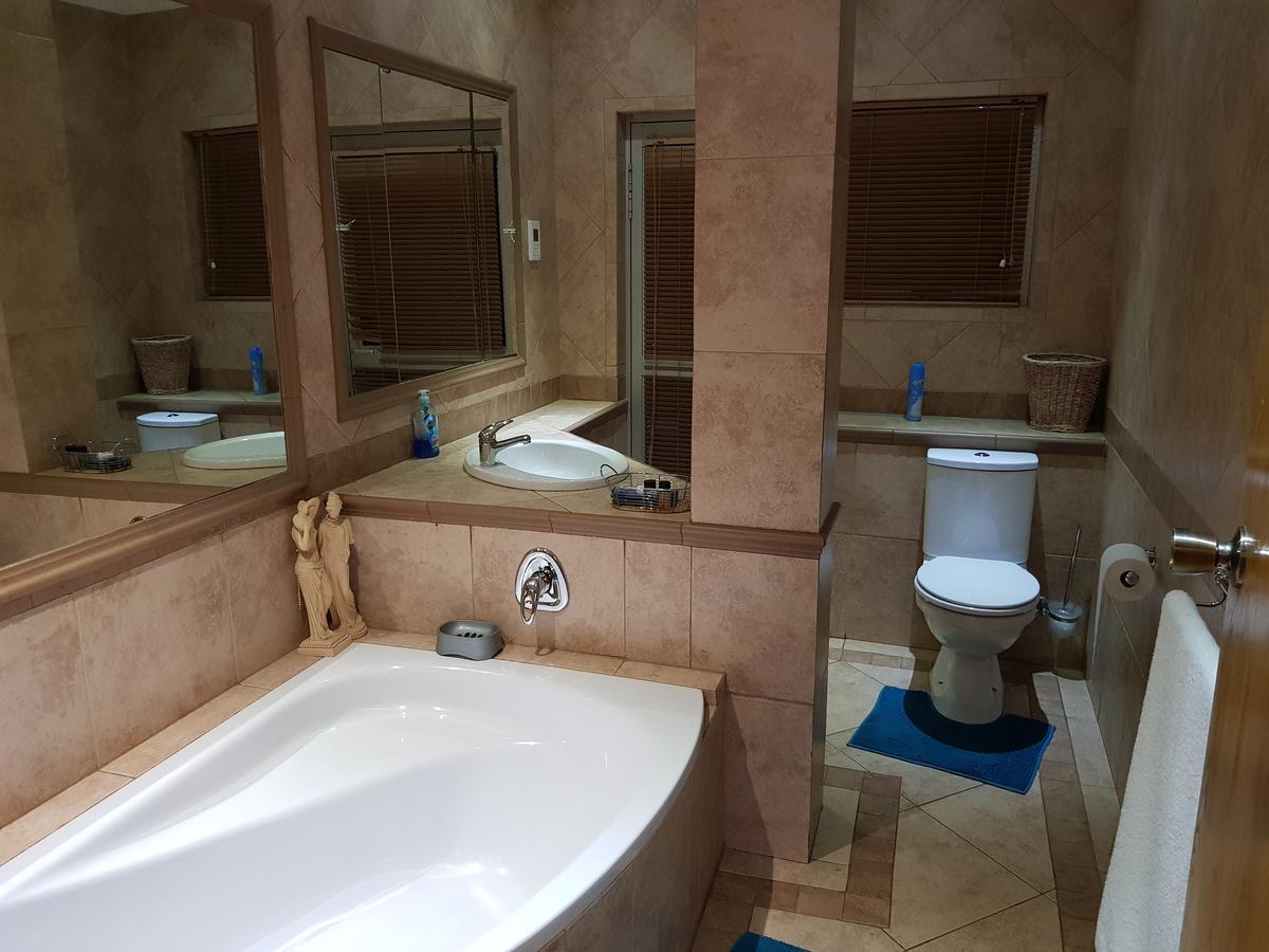 Bubez Guesthouse バーバートン エクステリア 写真