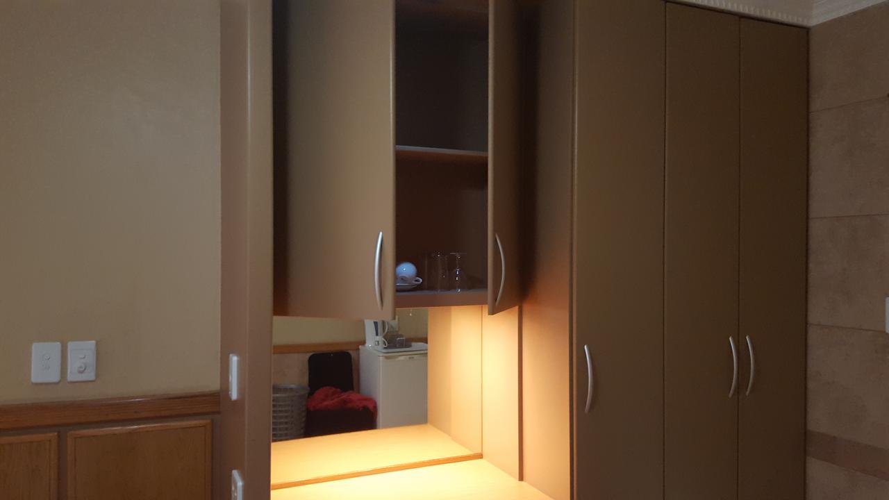 Bubez Guesthouse バーバートン エクステリア 写真